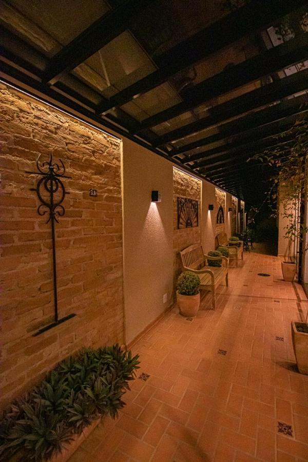 אמפארו Prado Hotel מראה חיצוני תמונה