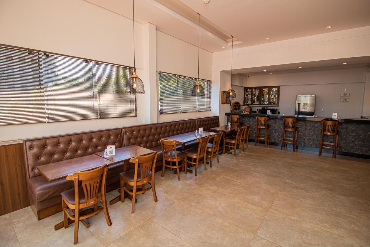 אמפארו Prado Hotel מראה חיצוני תמונה