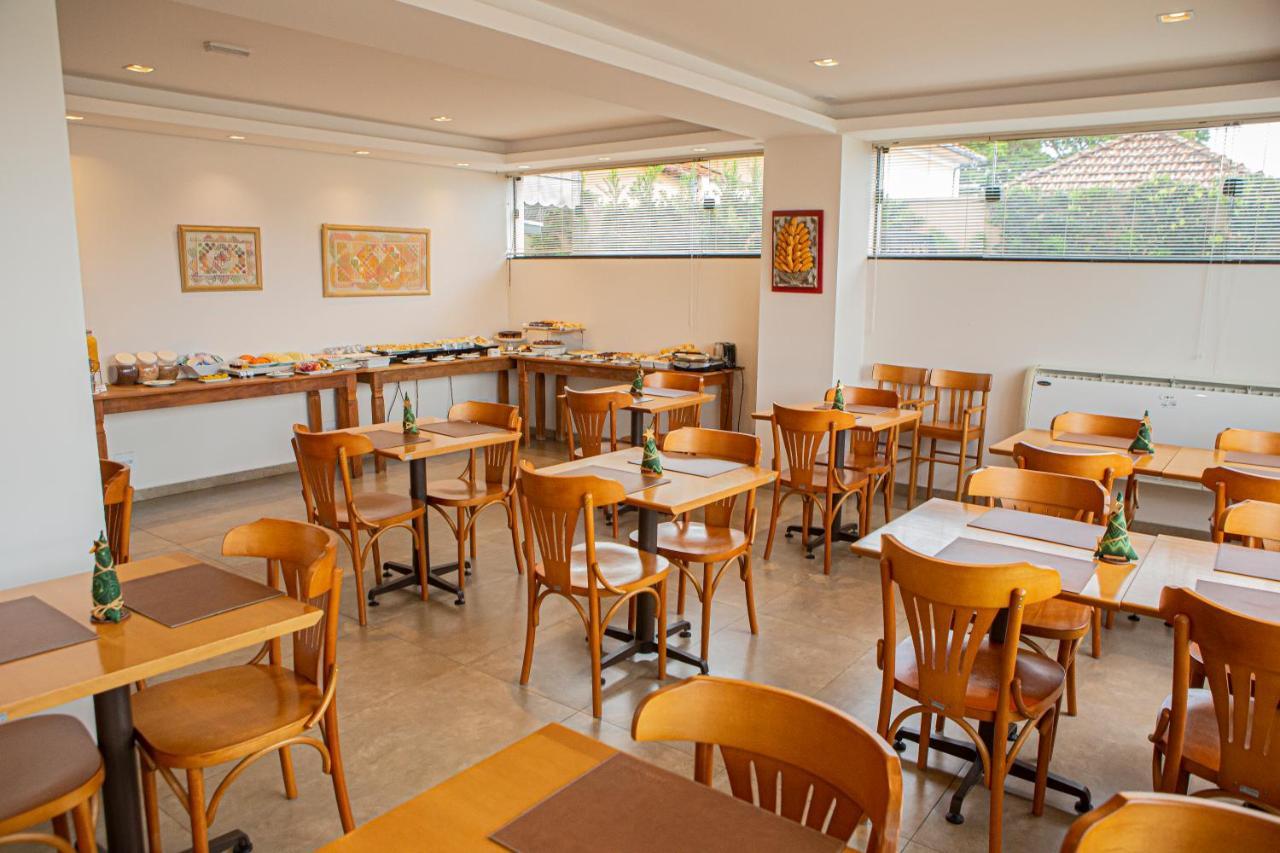 אמפארו Prado Hotel מראה חיצוני תמונה