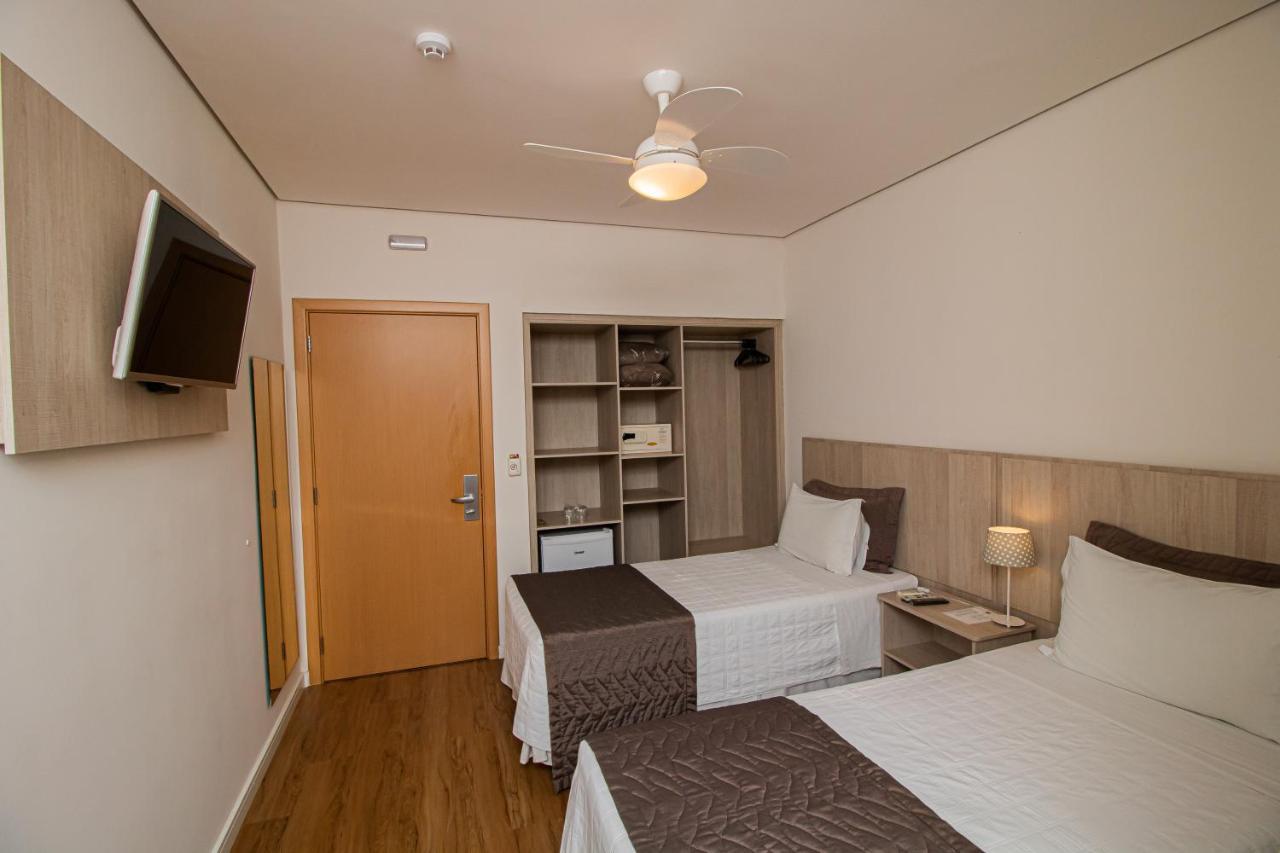 אמפארו Prado Hotel מראה חיצוני תמונה
